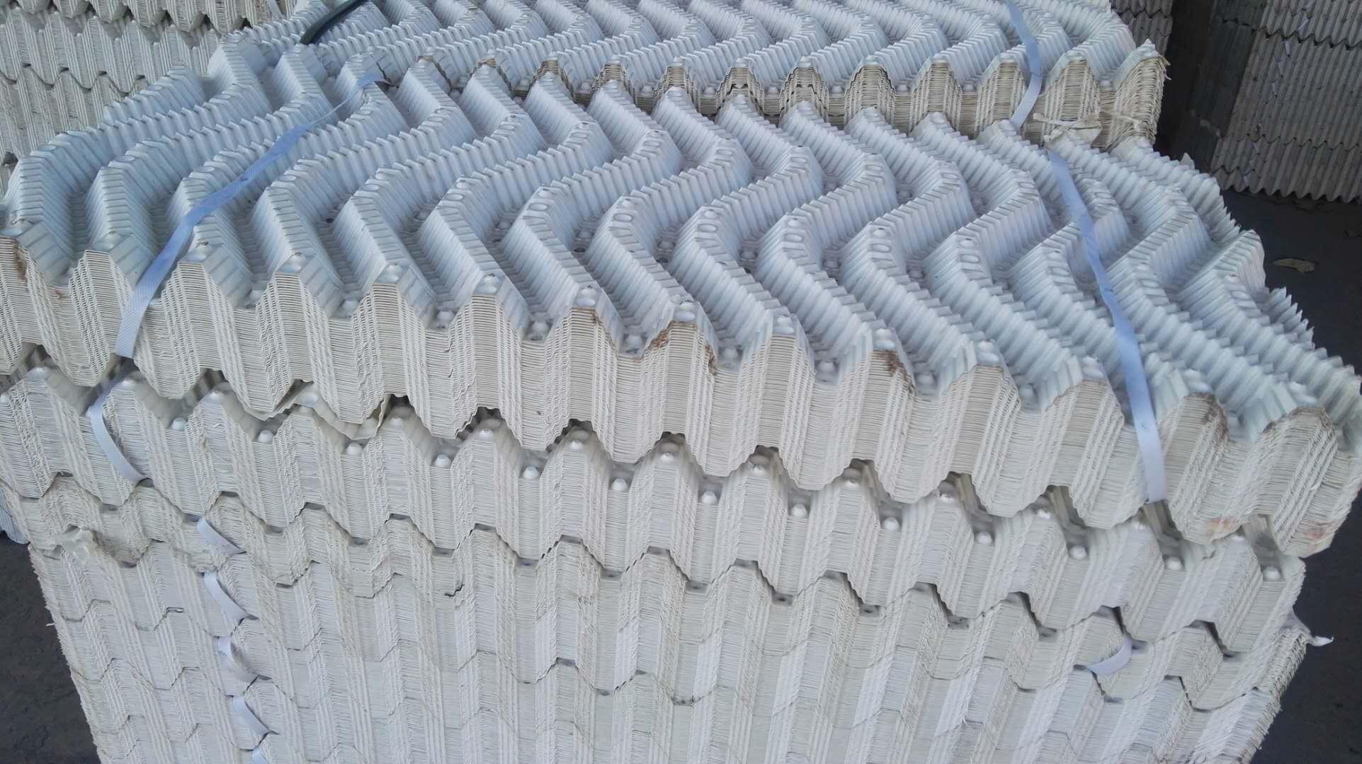電鍍廠廢水六角<a href='http://sdpengxu.cn/jstl/60.html' target='_blank'><u>蜂窩斜管填料生產(chǎn)廠家</u></a>